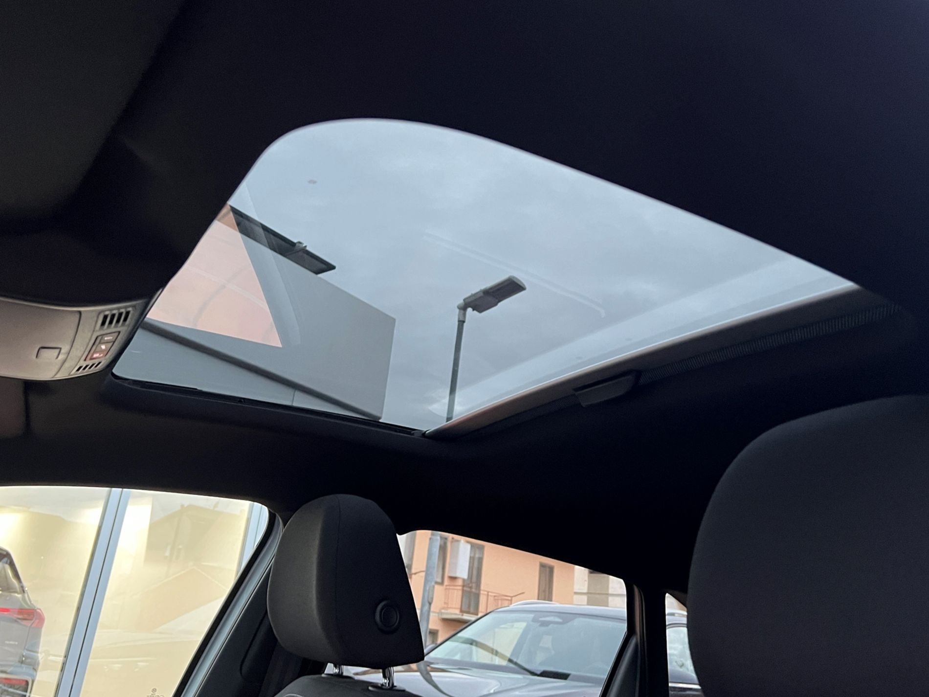 Taigo 1.0 tsi R-Line Plus 115cv - Autosani