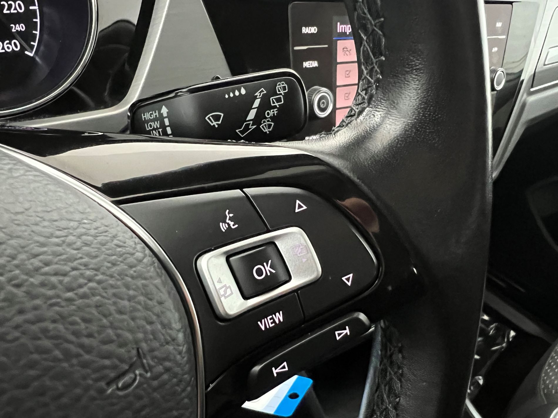 Touran 2.0 tdi Business 122cv - Autosani