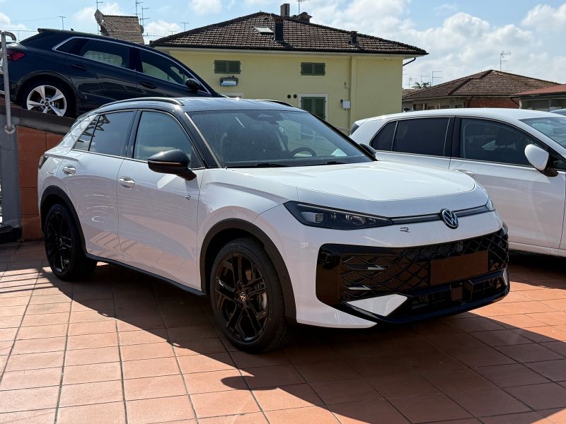 VOLKSWAGEN T-Roc 1.5 etsi R-Line 150cv dsg T-Roc 1.5 etsi R-Line 150cv dsg - Autosani